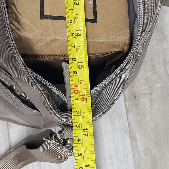 Travelpro Pathways 2.0 Ladies Nylon Tote Duffle Weekend Bag - Picture 5 of 16